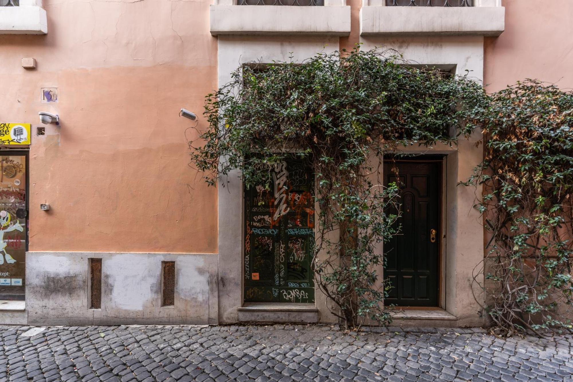 San Calisto Trastevere - Historical Center Cir 25486 Rom